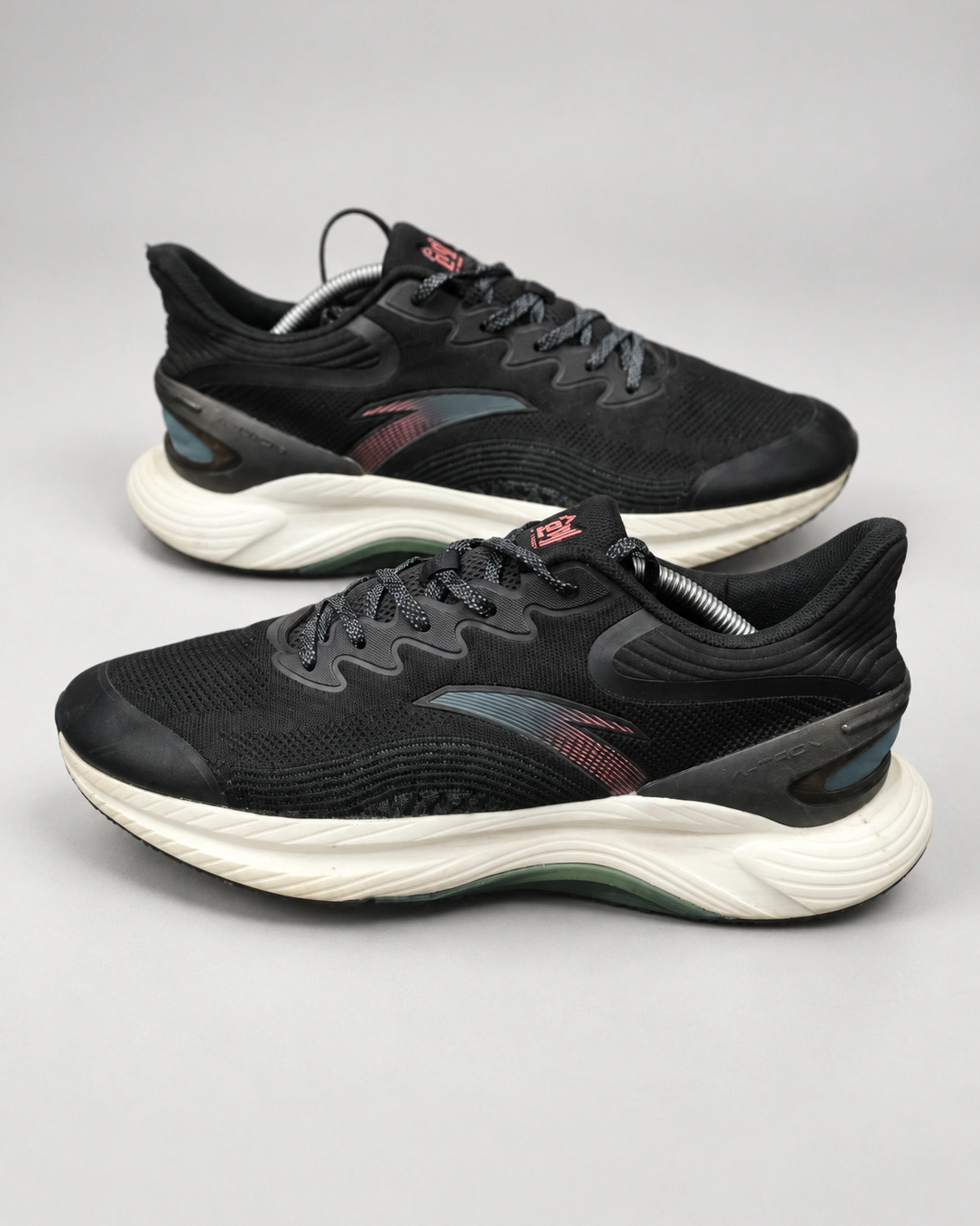 Black Aero-Cushion Running Shoes